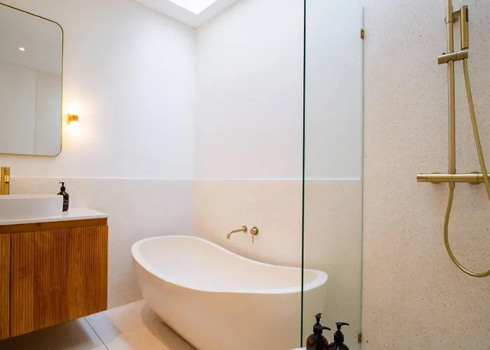 Amici - Indoor Living 2br Pool - New - Pererenan تْشانغو